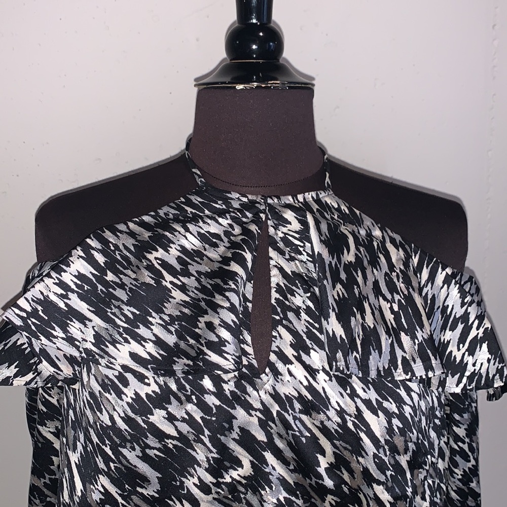 Express Blouse - Picture 2 of 6